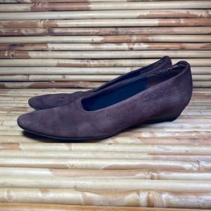 Salvatore Ferragamo Flats Brown Suede Womens 6